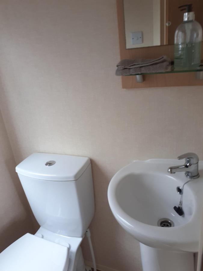 Rick'S Retreat Static Caravan Near The Beach With Free Wifi Lossiemouth Exterior foto